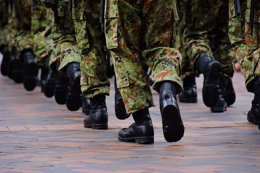 自衛隊勤務の薬剤師「薬剤官」になるための条件や仕事内容や年収についての画像1